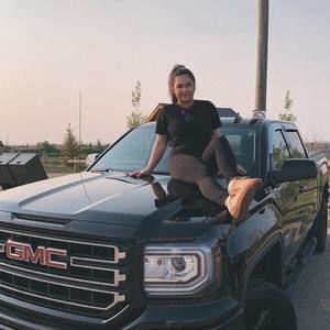 Meet your Posher, Camille